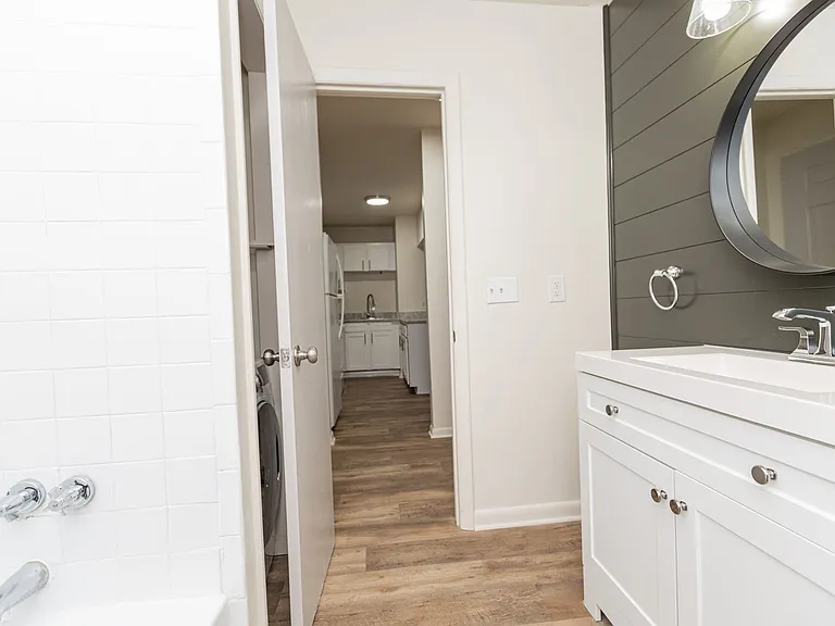 Kate's View Apartments | Updated North Chattanooga Apartments with Scenic Views — Photo 15