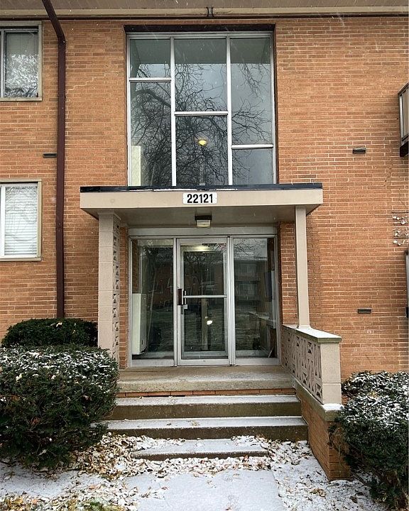 22121 River Oaks Dr Rocky River OH Zillow