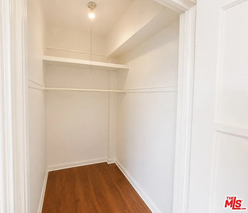 1 bed, 1.0 bath, 1100 sqft, $1,950 — Photo 3