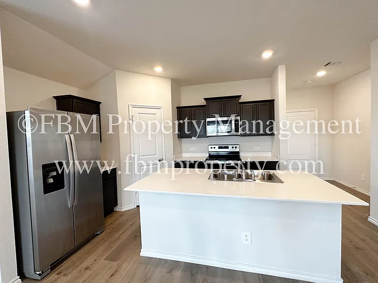864 Keystone Ct — Photo 7