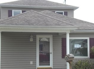 814 15th St, Kenova, WV 25530