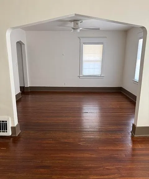 105 Florence Ave — Photo 8