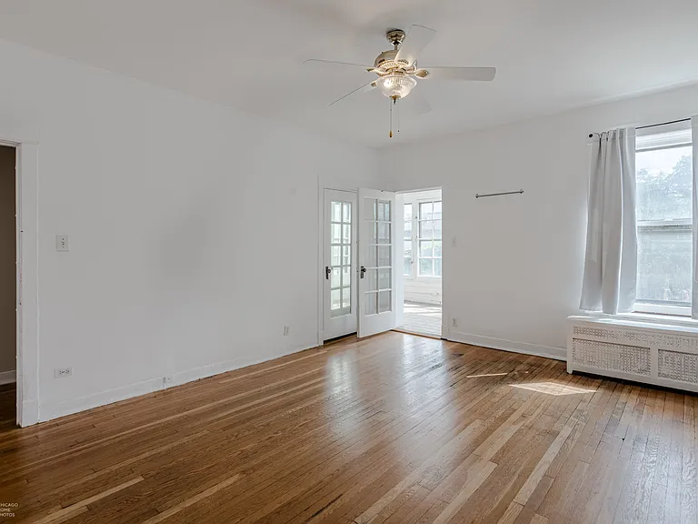 5211 S Greenwood Ave #3 — Photo 12