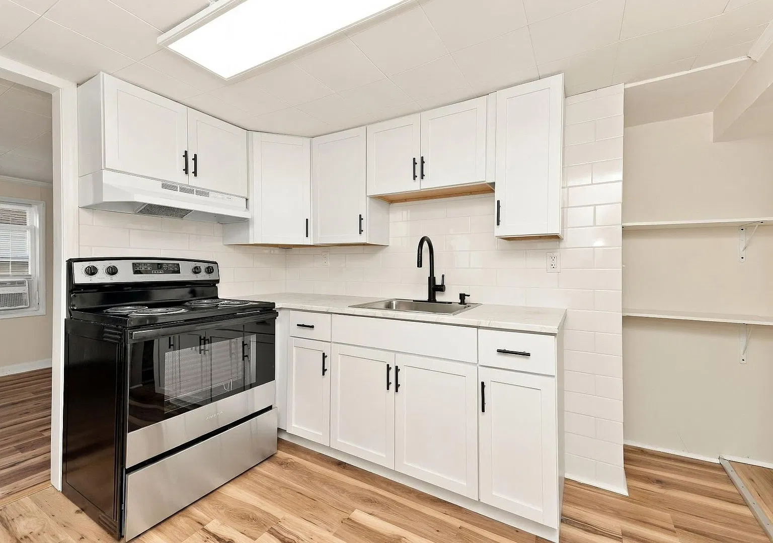 Nice 3 Bed 1.5 Bath in Springfield! — Photo 4
