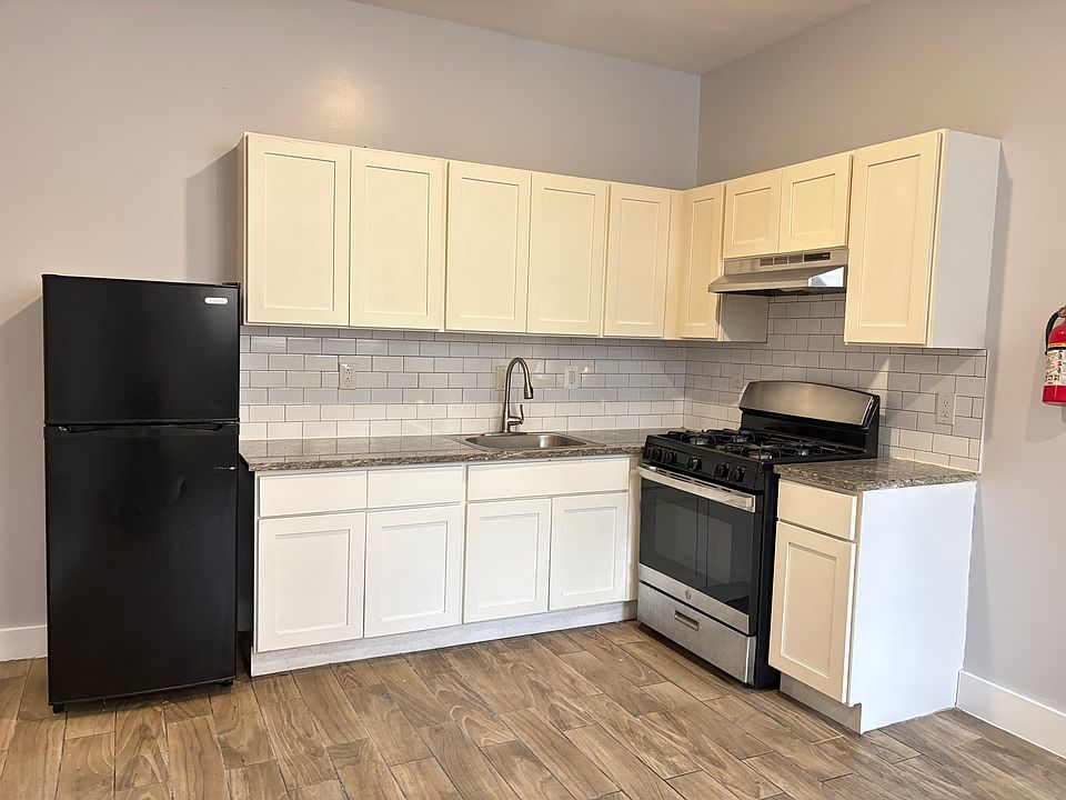1st image of 233 Martin Luther King Dr #1L