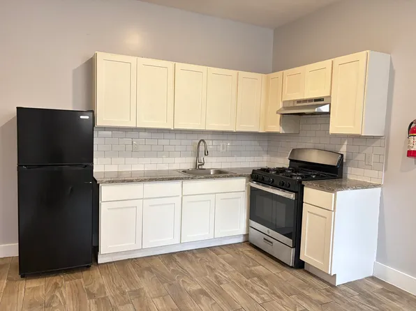 233 Martin Luther King Dr, Jersey City, NJ