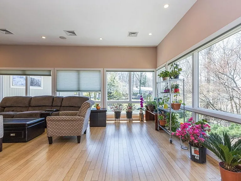 192 Stonehurst Dr — Photo 12