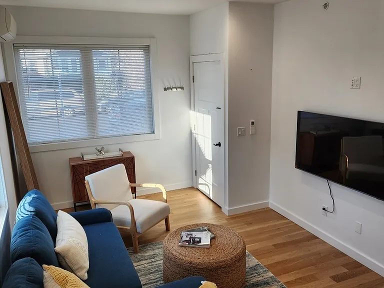 156 Jefferson Ave #1 — Photo 6