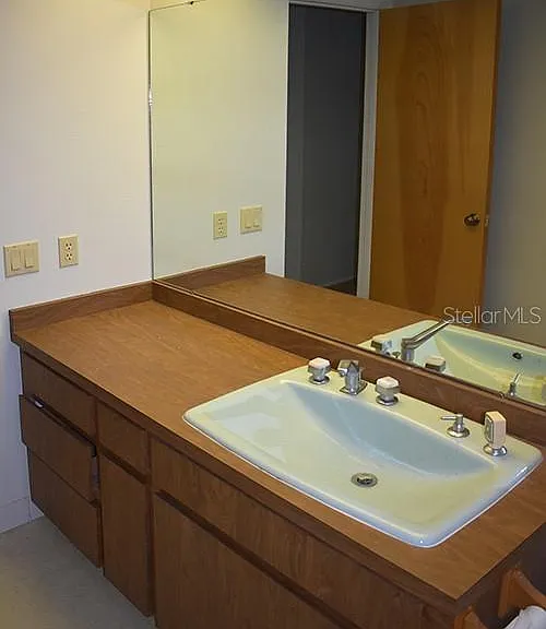 147 Hourglass Dr — Photo 5