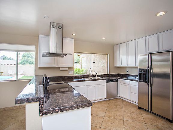 2nd image of 2423 E North Ln