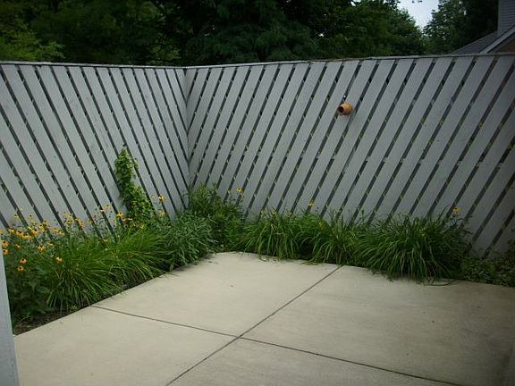 3rd image of 5000 Blendon Pond Dr