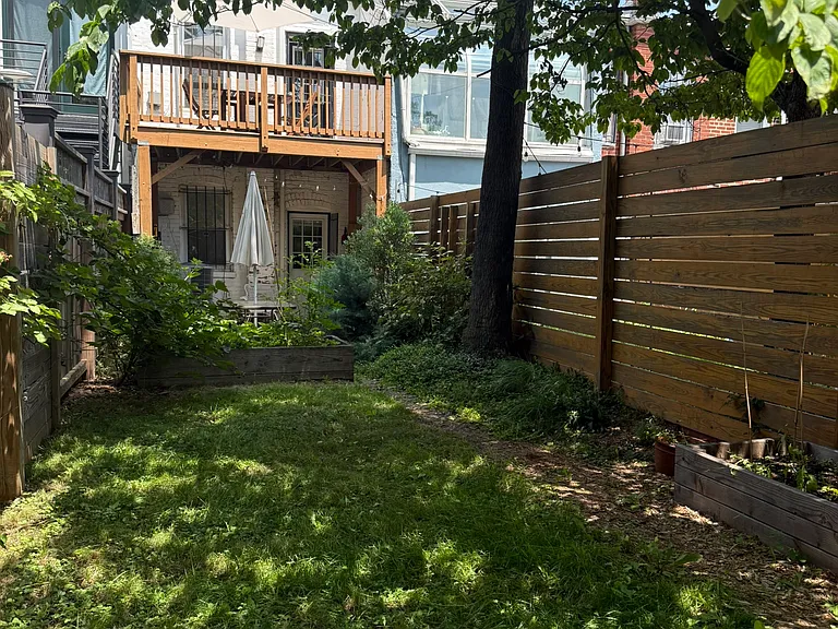 1355 C St NE — Photo 16