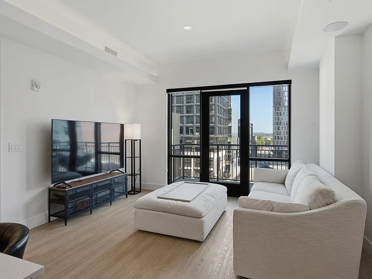 930 Commerce St #501 — Photo 7