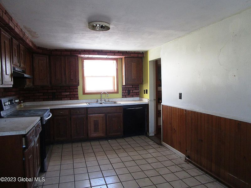 5th image of 125 Hogsback Road