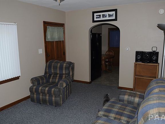 4th image of 910 E Cox Ave