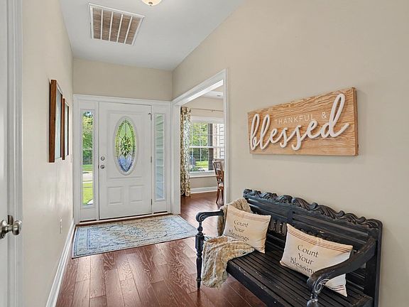 5th image of 4025 Ridgewood Dr.