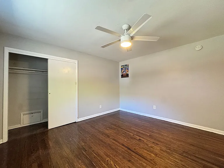 550 Whitney Ave #2 — Photo 14