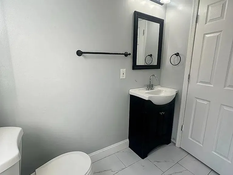 324 S 56th St #2 — Photo 9