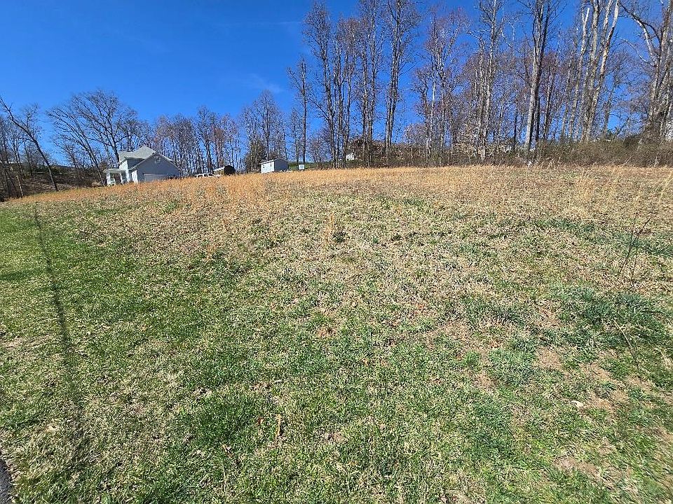 1st image of 135 Riverview Ln