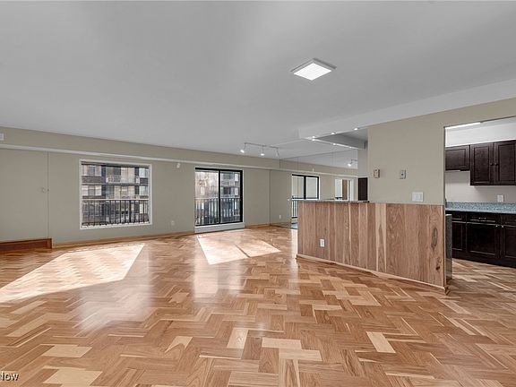 4th image of 12500 Edgewater Dr APT 1103