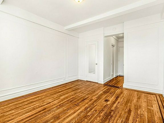 3rd image of 208 W 23rd St APT 1418