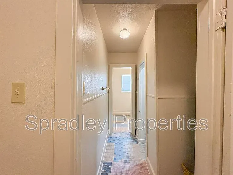 234B W 7th Ave — Photo 5