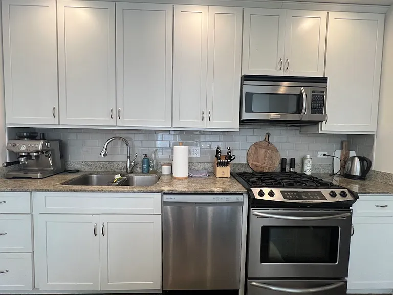 3647 N Wilton Ave #3 — Photo 12