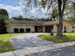 7100 SW 8th Ct, Plantation, FL 33317