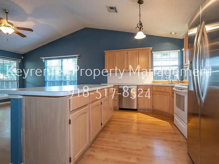 9638 S 90th East Ave — Photo 10