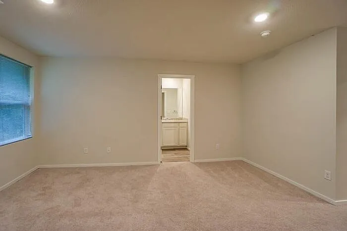 5824 NE 80th Ct — Photo 33