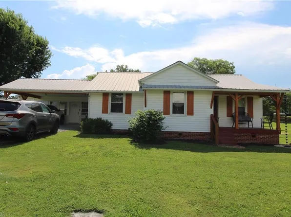 3741 A St, Walkertown, NC 27051