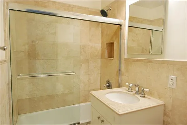 Rented by R New York | media 23