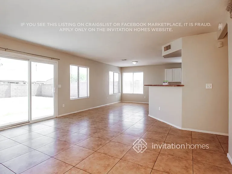 10307 W Denton Ln — Photo 4