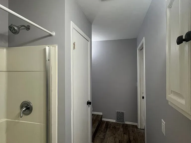 2415 Farnam St — Photo 5