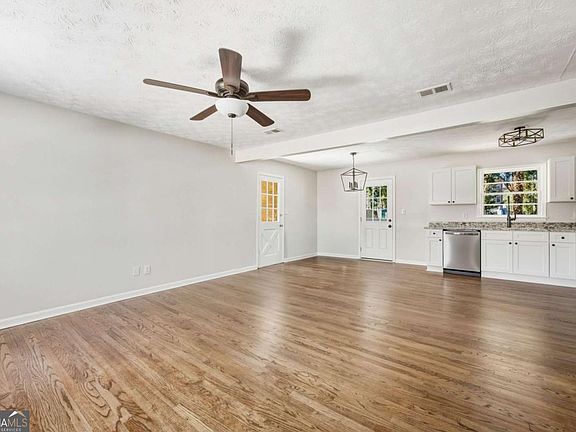 4th image of 4220 Kent Dr