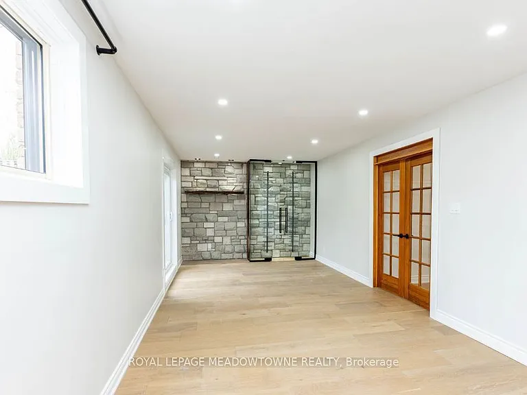 468 Gowland Cres #BASEMENT — Photo 6