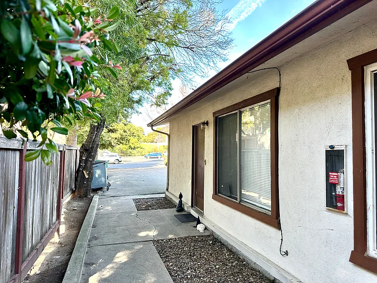 803 Walnut St #E — Photo 1