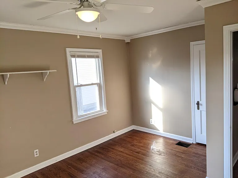 1719 Shirley Ave — Photo 7