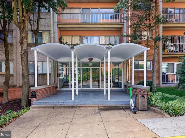5801 Quantrell Ave APT 206, Alexandria, VA 22312