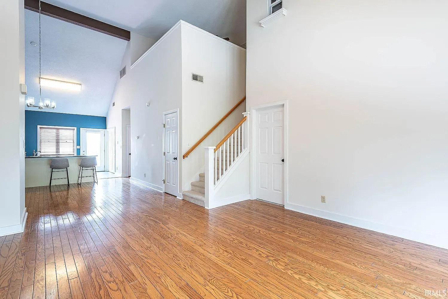2 bed, 1900 sqft, $2,200 — Photo 4