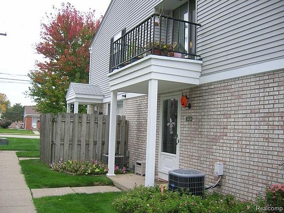 4th image of 24634 Meadow Creek Dr