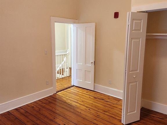 3rd image of 22 Centennial Pl #2
