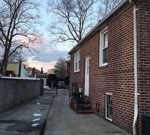 2nd image of 22518 111th Ave