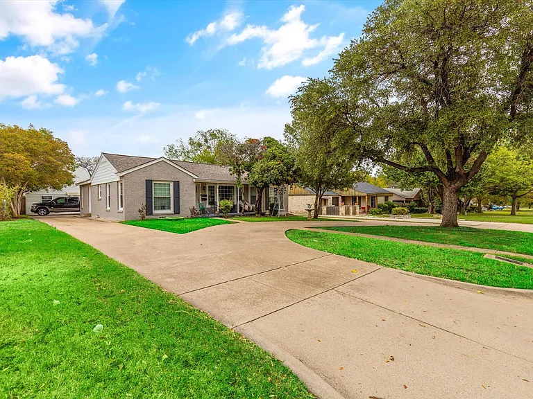 3508 W Biddison St — Photo 38