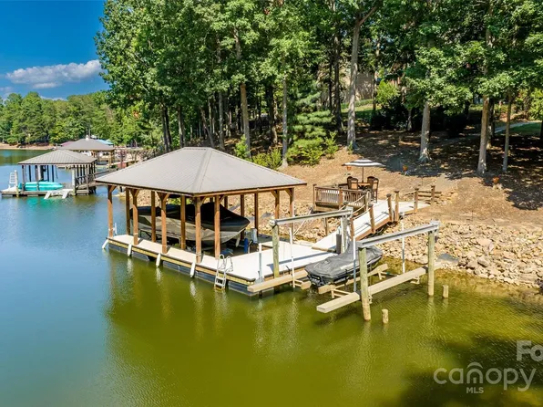 8921 Linden Grove Ct, Sherrills Ford, NC 28673