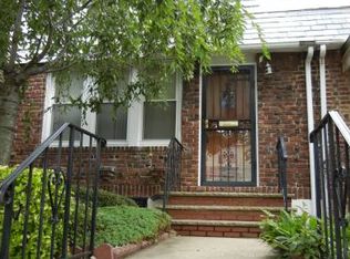 6555 77th St, Middle Village, NY 11379