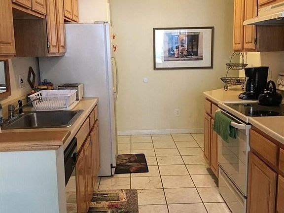 5th image of 68 Belmont Dr