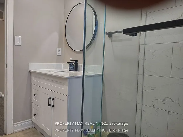 30 Glenabbey Dr #3 — Photo 5