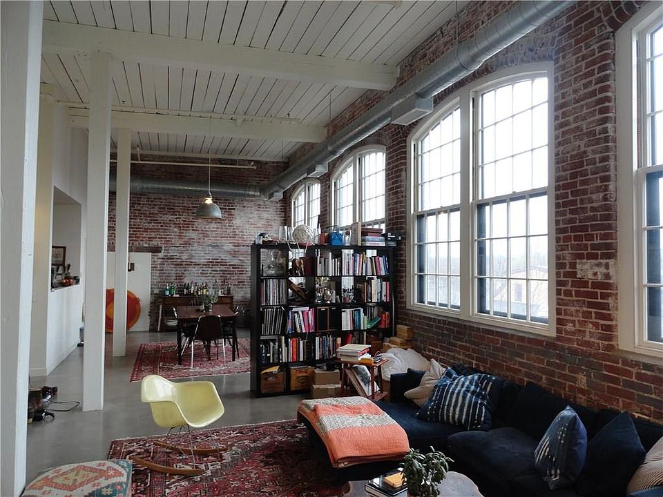 1st image of 302 Pearl St Unit 309