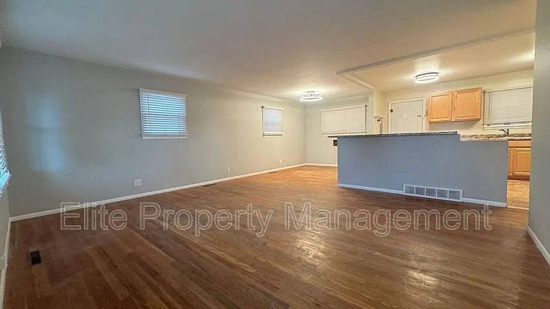 3 bed, 1.0 bath, 1092 sqft, $1,500 — Photo 4